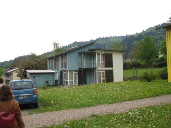 Eines der Huser fr eine Kinderdorffamile